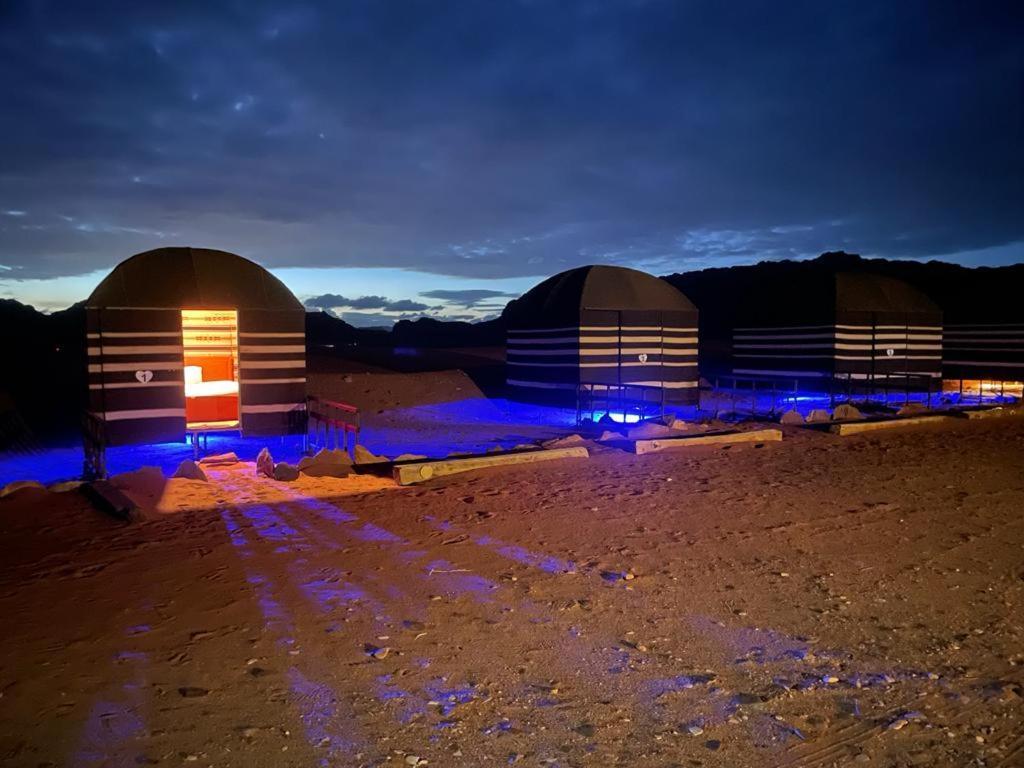 Hala Rum Camp Wadi Rum Buitenkant foto